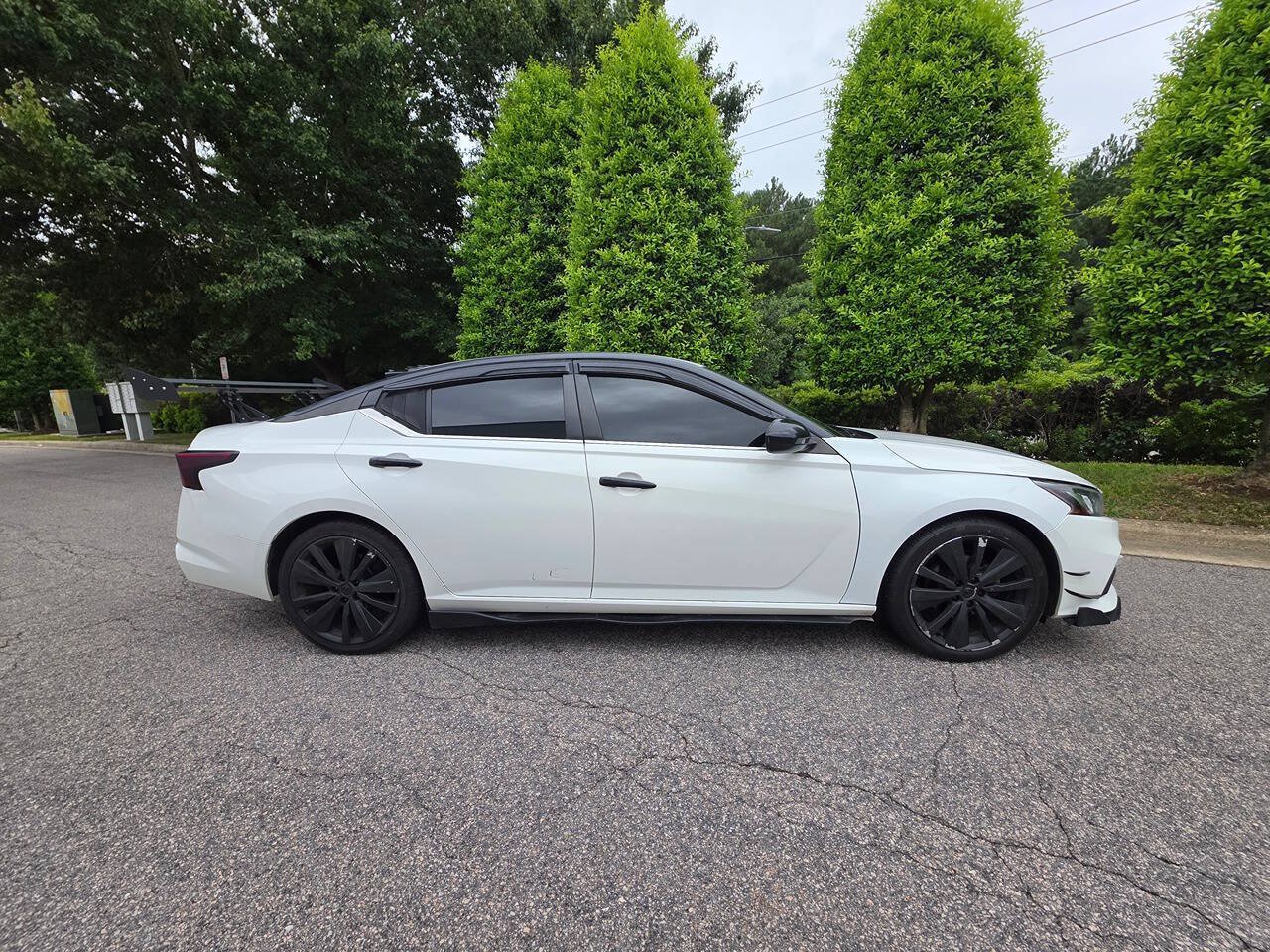 Used 2019 Nissan Altima 2.5 SR FWD image 6