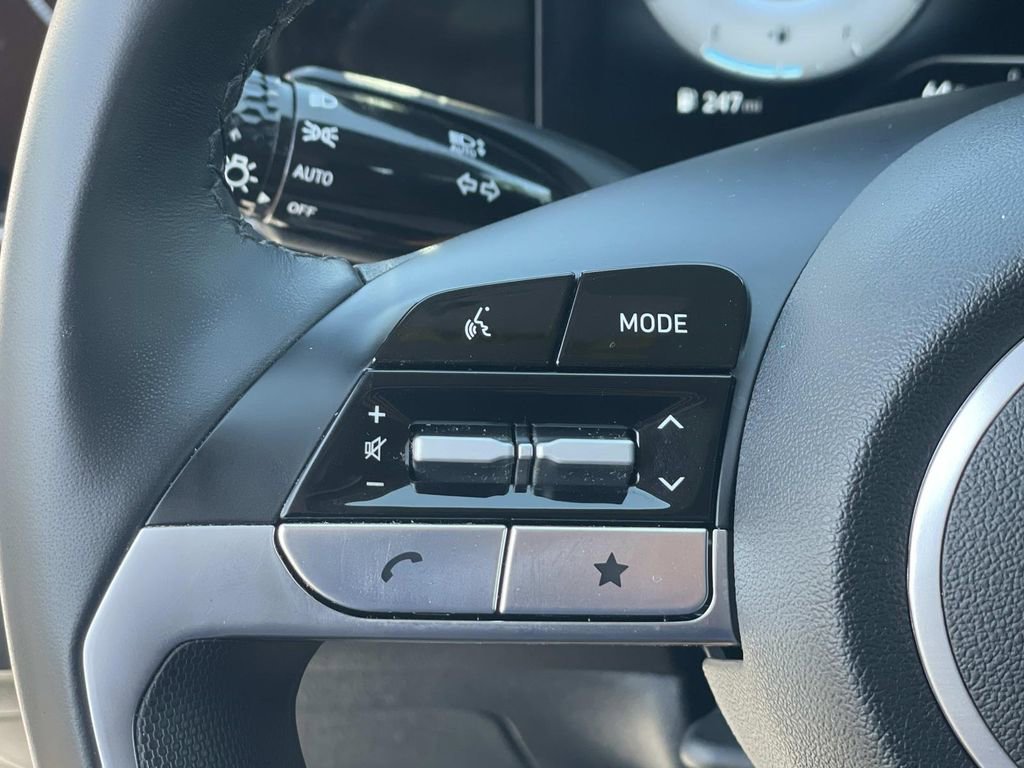 Certified 2024 Hyundai Elantra SEL w/ Convenience Package image 23