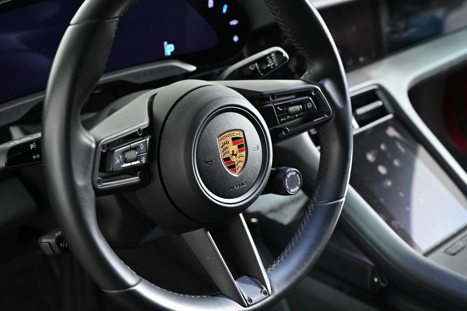 Used 2022 Porsche Taycan 4S image 13