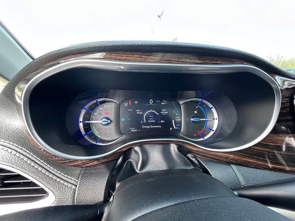 Used 2022 Chrysler Pacifica Limited FWD image 22
