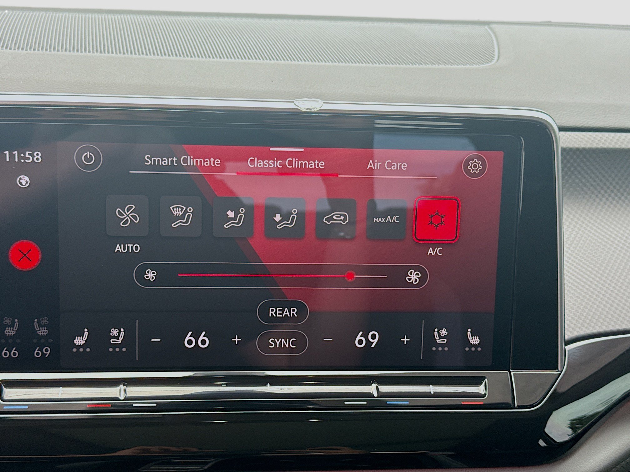 Certified 2026 Volkswagen Atlas Peak Edition AWD/4WD image 14