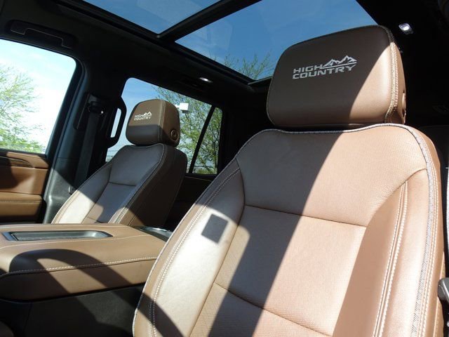 Used 2023 Chevrolet Tahoe High Country AWD/4WD image 12