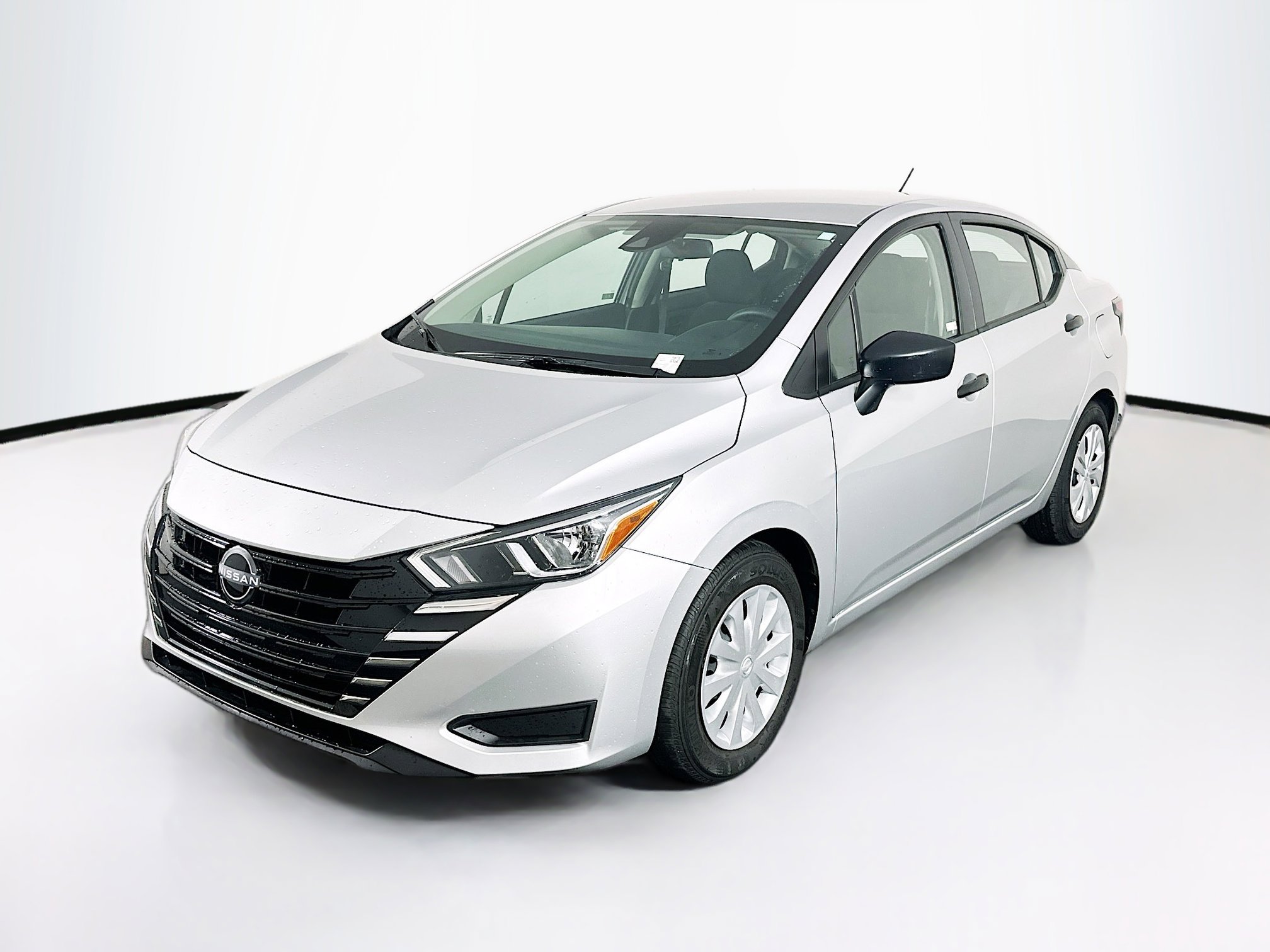 Used 2024 Nissan Versa S image 3