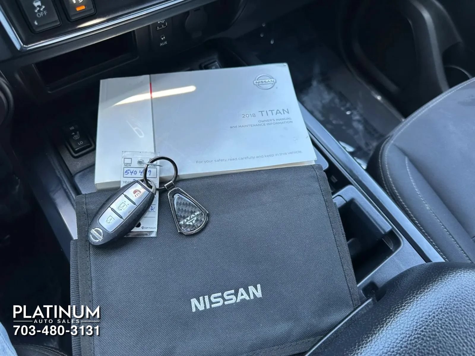 Used 2018 Nissan Titan SV w/ SV Convenience Package AWD/4WD image 25