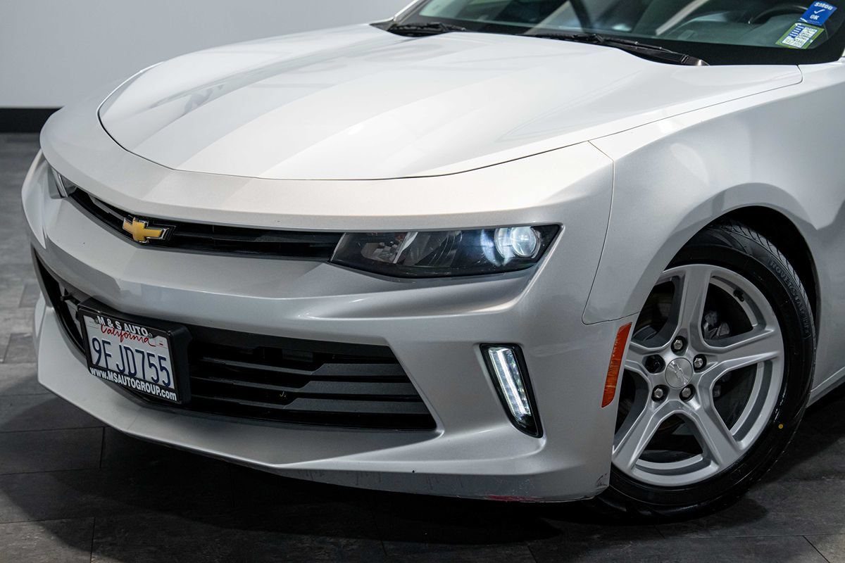 Used 2016 Chevrolet Camaro LT RWD image 10