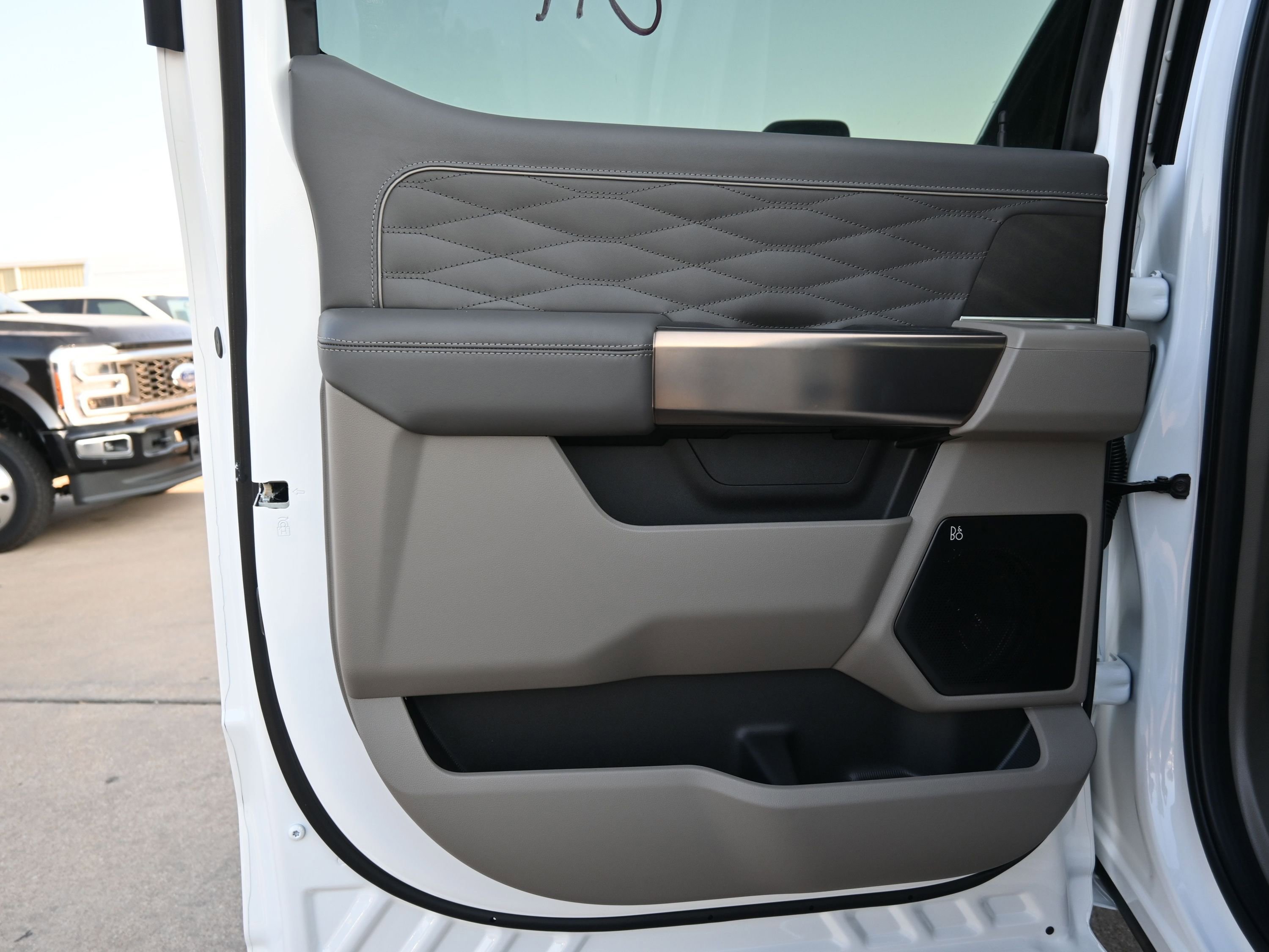 New 2026 Ford F450 Platinum w/ Platinum Plus Package image 16