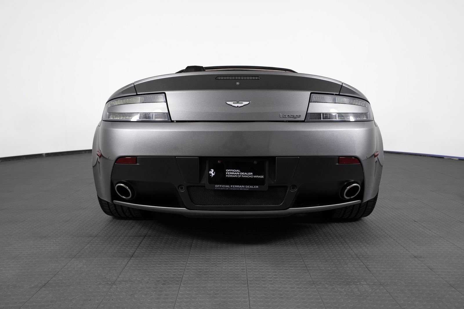 Used 2012 Aston Martin V8 Vantage Roadster RWD image 4