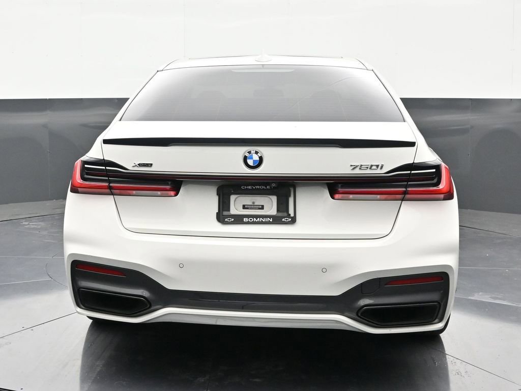 Used 2021 BMW 750i xDrive w/ M Sport Package image 4