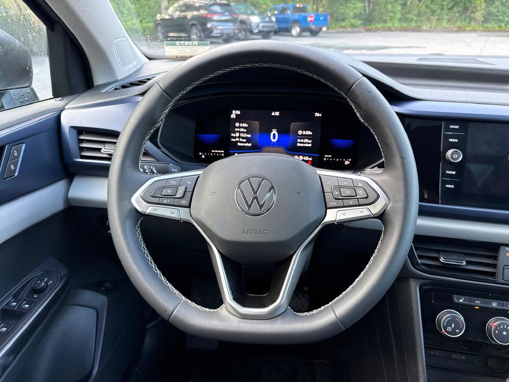 Used 2023 Volkswagen Taos SE w/ Panoramic Sunroof Package FWD image 17