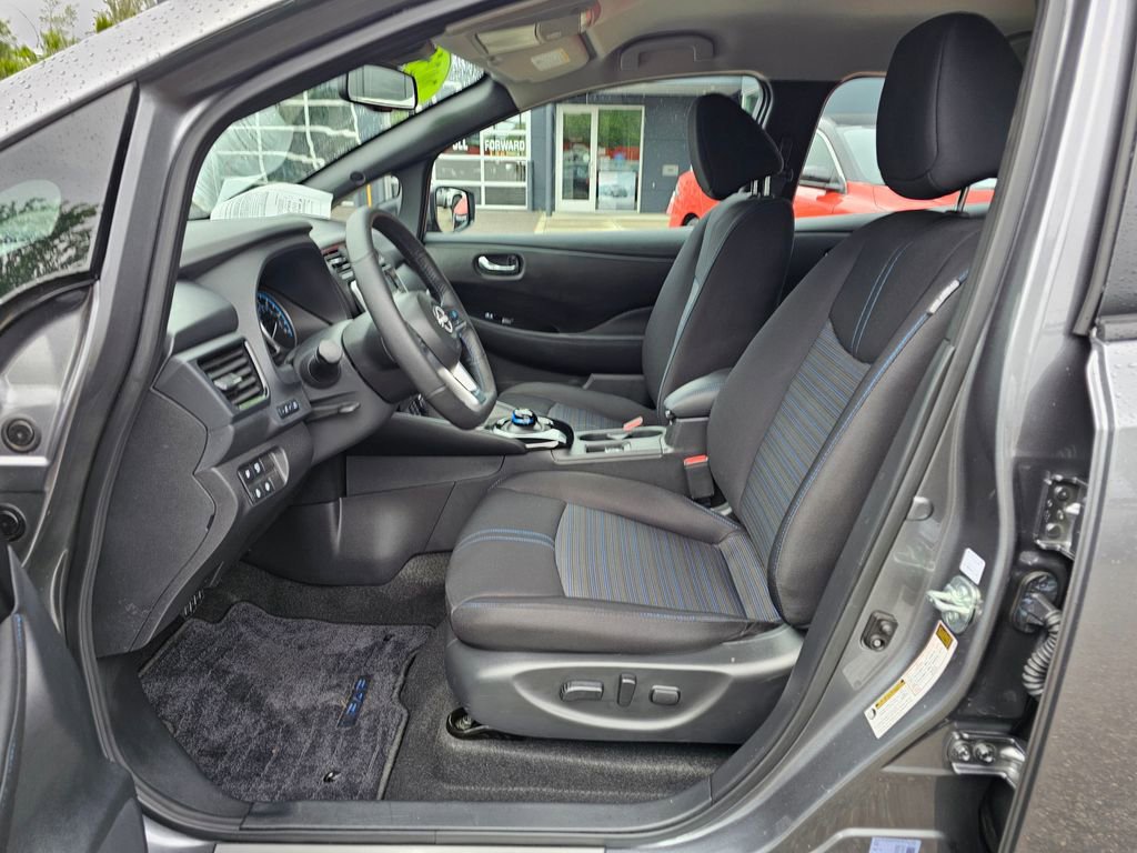 Certified 2025 Nissan Leaf SV Plus FWD image 17