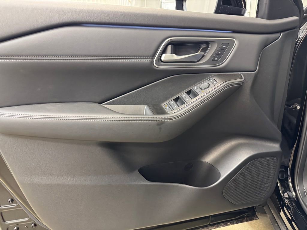 New 2026 Nissan Rogue Platinum AWD/4WD image 8