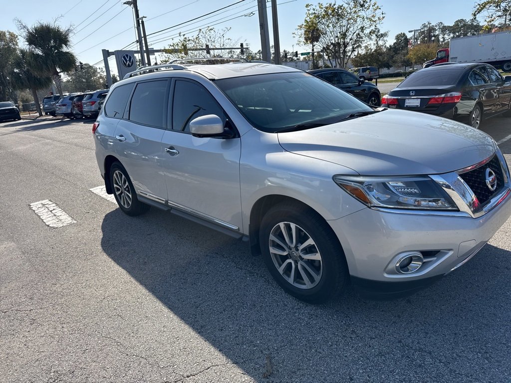 Used 2015 Nissan Pathfinder SL w/ SL Tech Package image 12