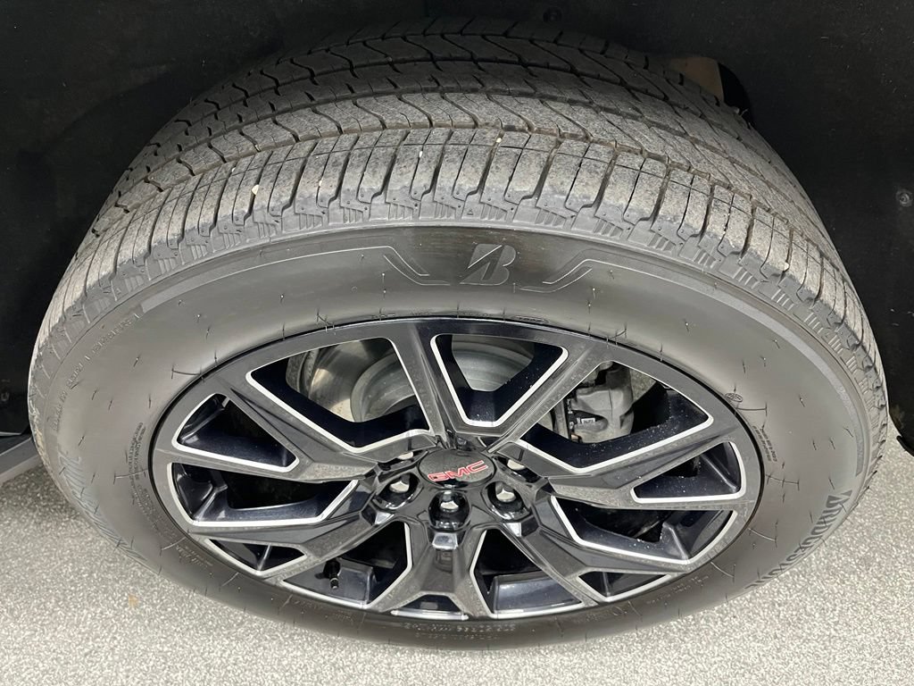 Used 2025 GMC Yukon Elevation AWD/4WD image 16