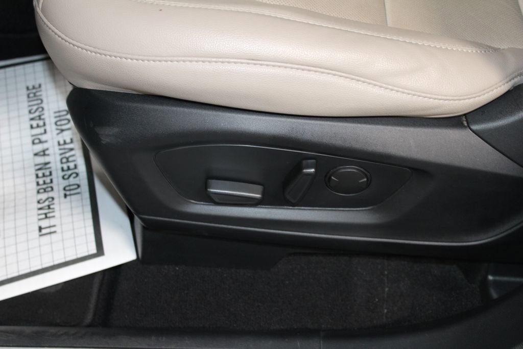 Used 2024 Ford Explorer Limited image 23