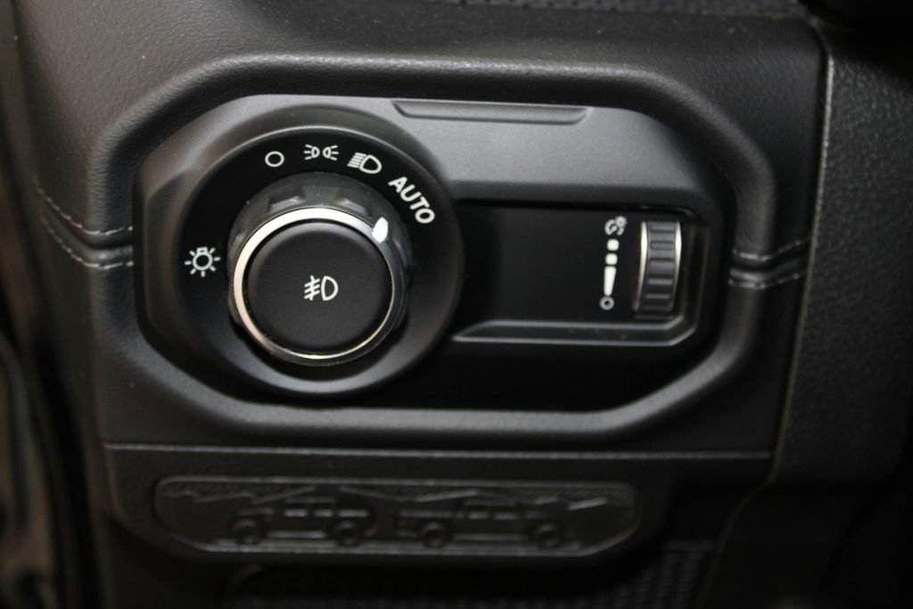 Used 2024 Jeep Wrangler Unlimited Rubicon 392 image 33