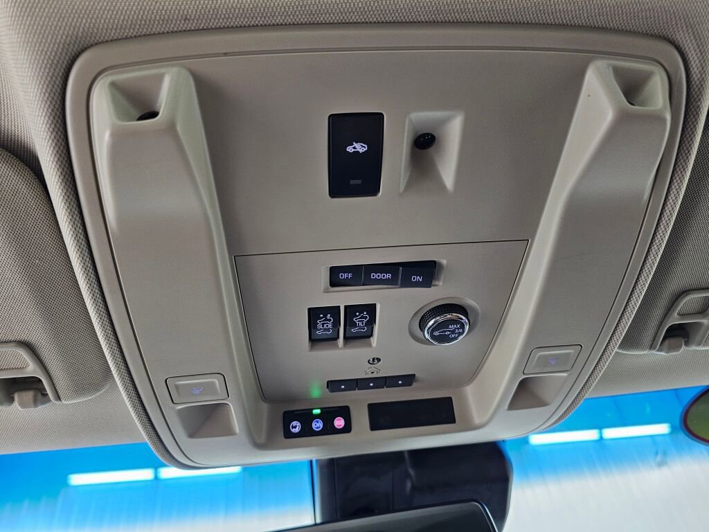 Used 2019 Cadillac Escalade Luxury AWD/4WD image 30