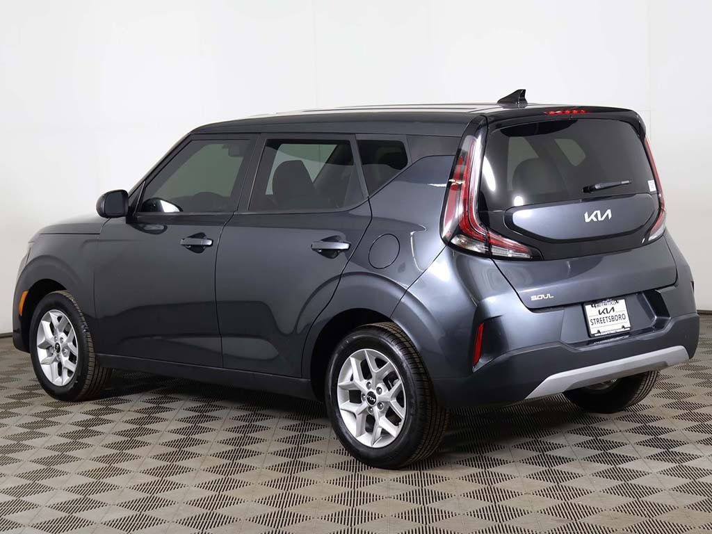 Used 2025 Kia Soul LX w/ LX Technology Package image 8