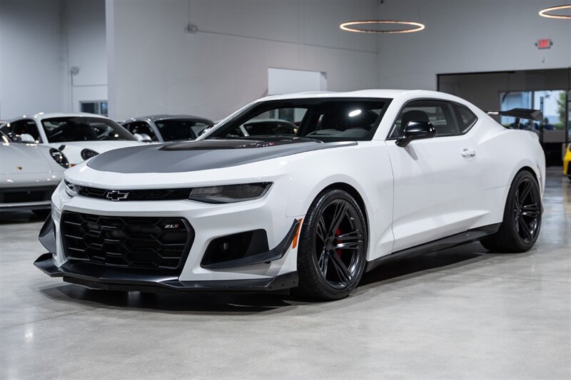 Used 2018 Chevrolet Camaro ZL1 RWD image 10