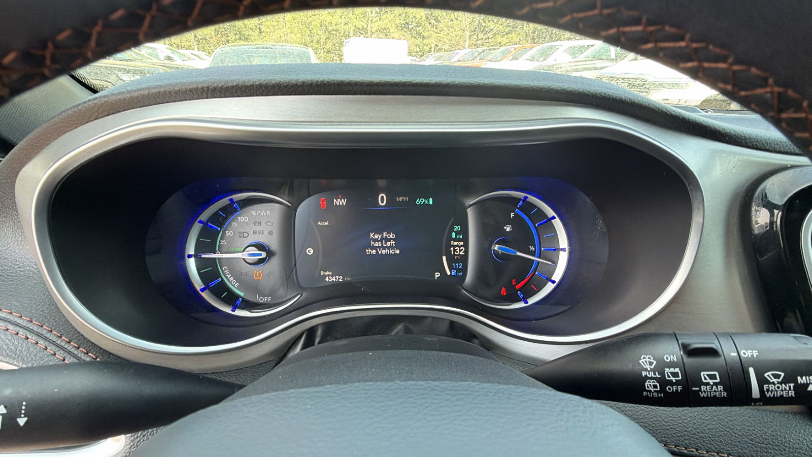 Used 2025 Chrysler Pacifica Pinnacle FWD image 31