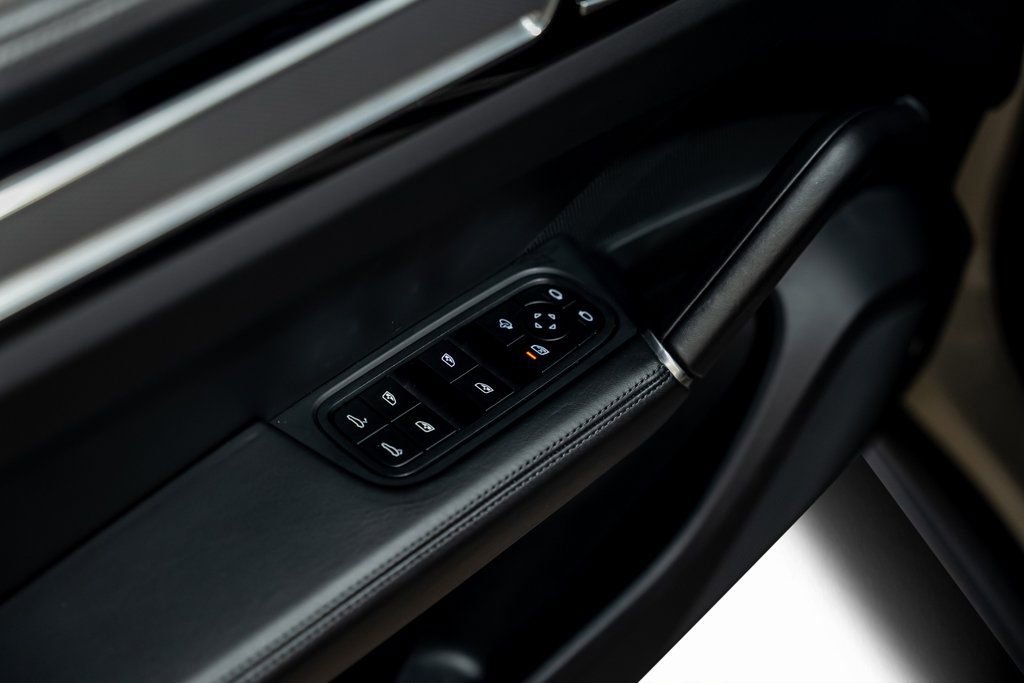 Used 2022 Porsche Cayenne S Platinum image 64