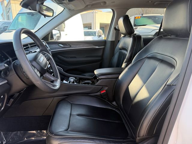 Used 2023 Jeep Grand Cherokee 4WD 4xe image 12