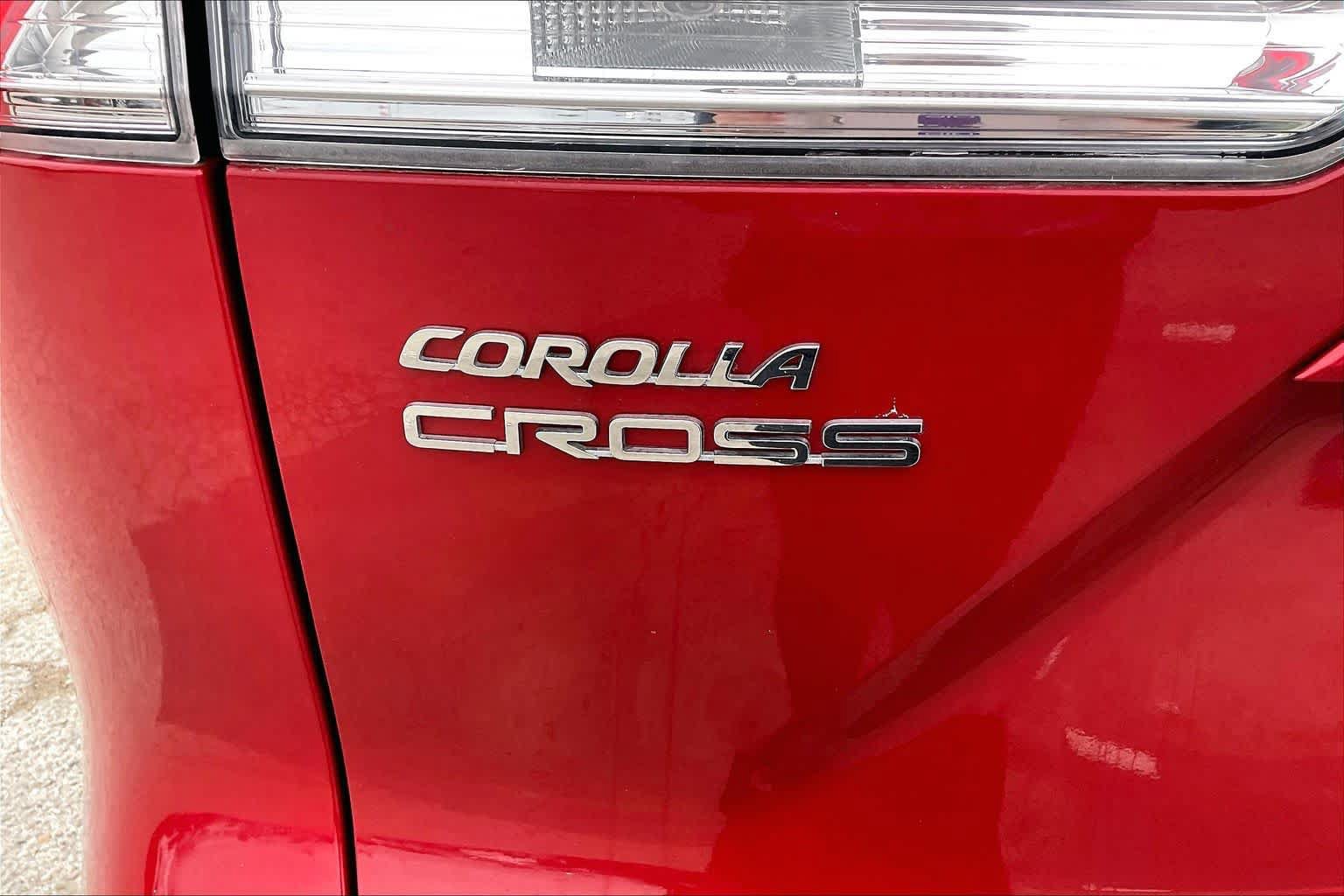 Used 2024 Toyota Corolla Cross LE AWD/4WD image 10