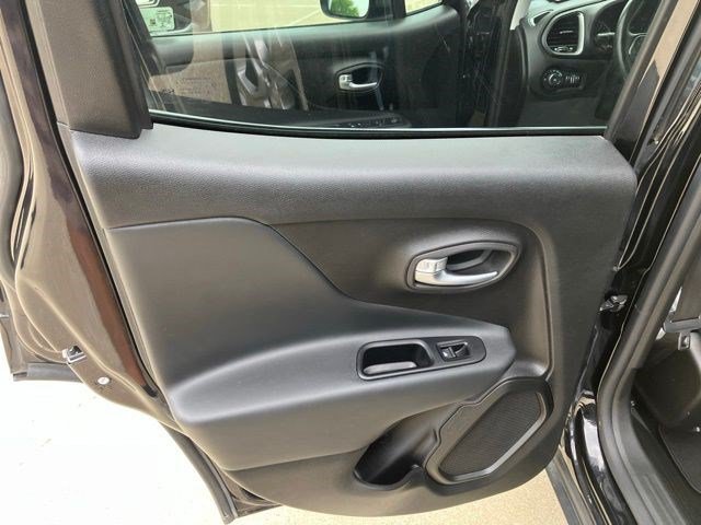 Certified 2019 Jeep Renegade Limited AWD/4WD image 21