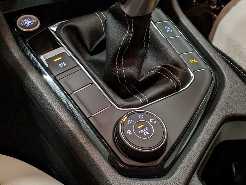 New 2026 Volkswagen Taos SE image 19