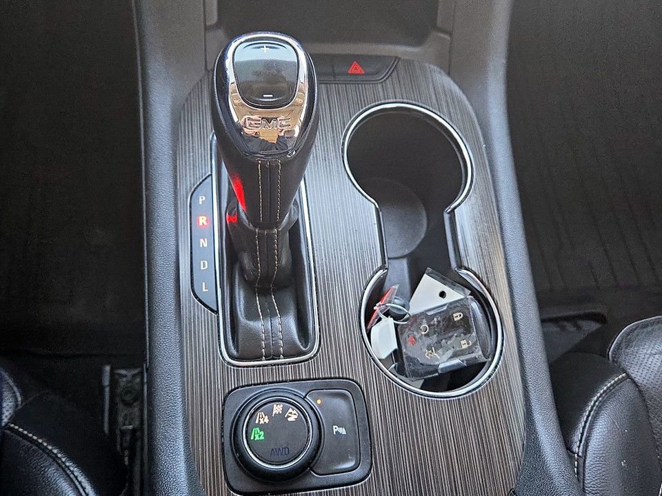 Used 2017 GMC Acadia SLT w/ LPO, Floor Liner Package image 26