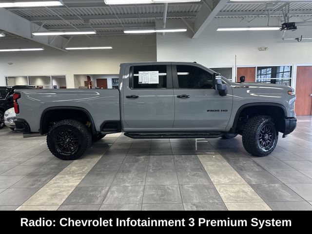 Used 2025 Chevrolet Silverado 2500 ZR2 w/ Technology Package AWD/4WD image 13