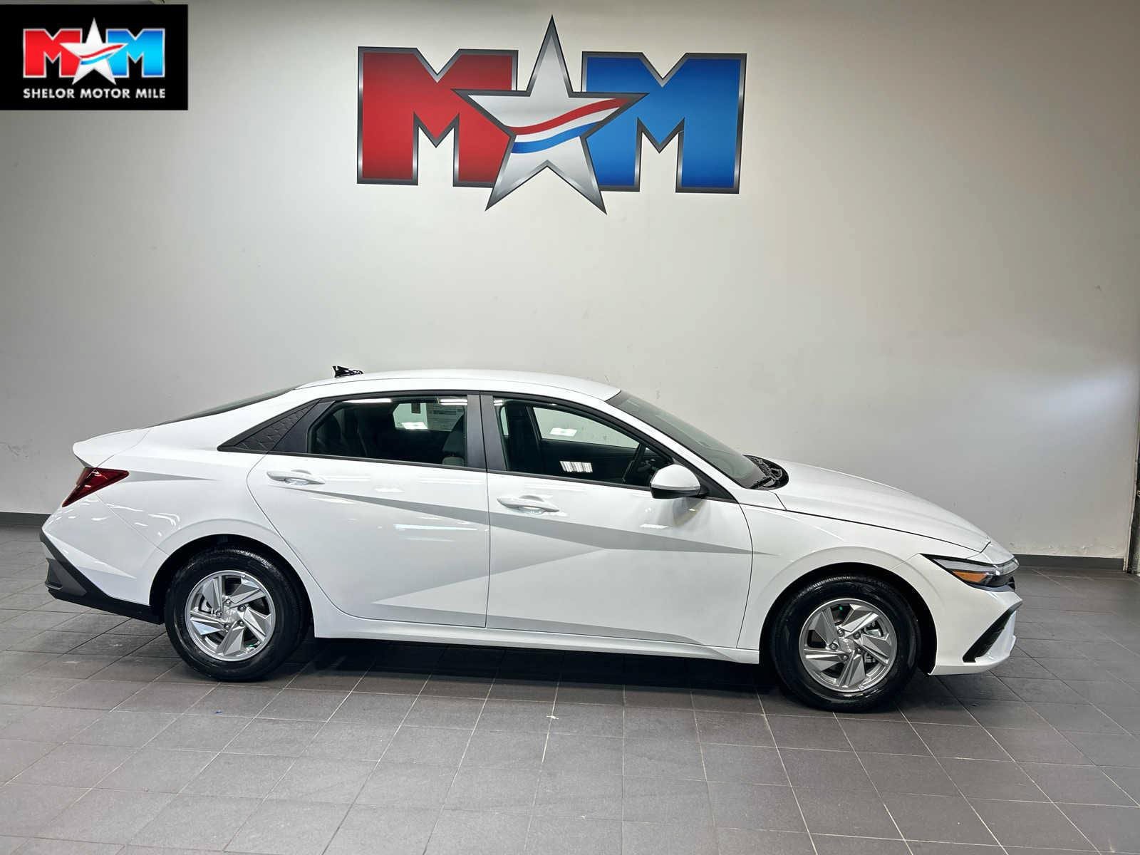 New 2026 Hyundai Elantra SE