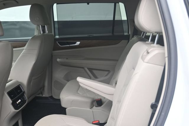 Used 2024 Volkswagen Atlas SE FWD image 17