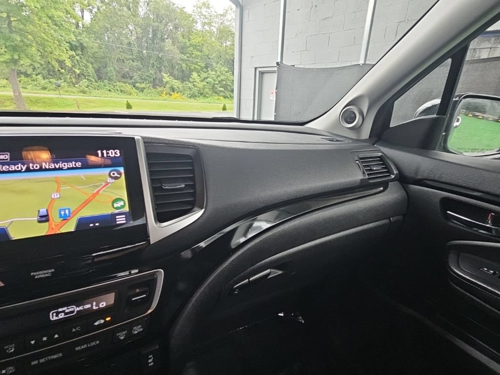 Used 2016 Honda Pilot Touring image 32