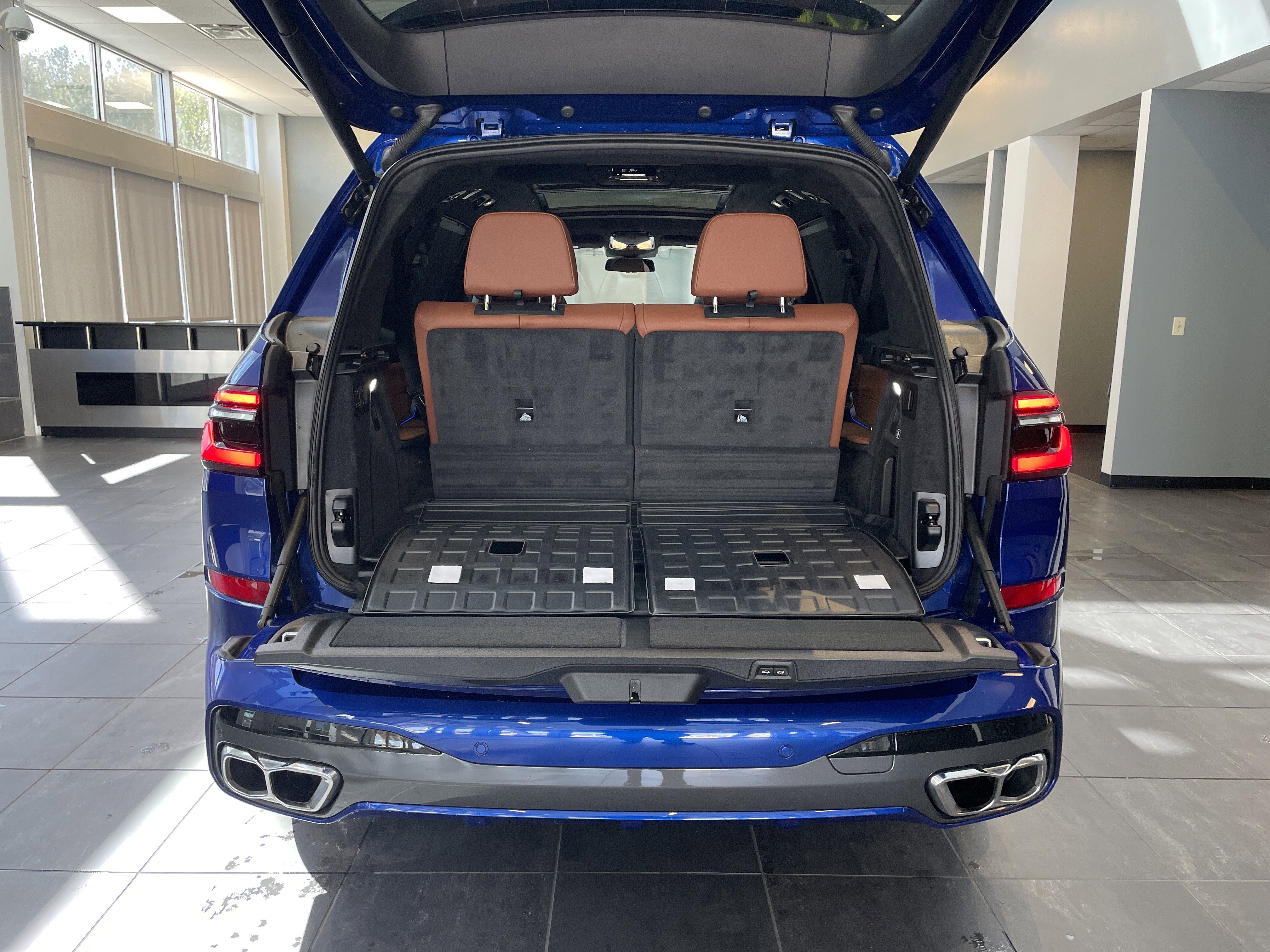 Used 2025 BMW X7 M60i AWD/4WD image 37
