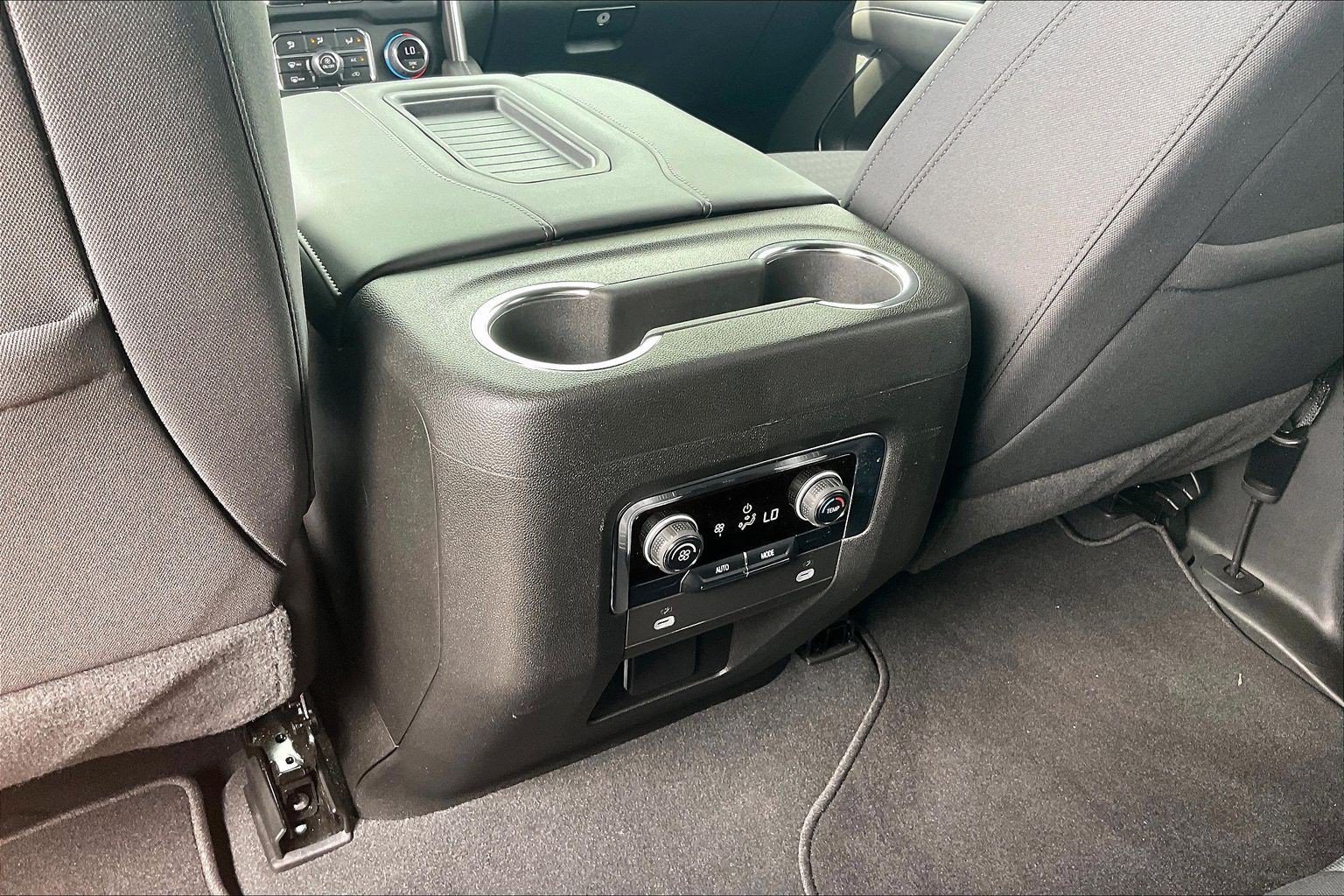 Used 2024 Chevrolet Tahoe LS AWD/4WD image 39