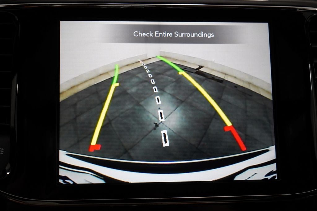 Used 2020 Jeep Grand Cherokee Overland AWD/4WD image 20