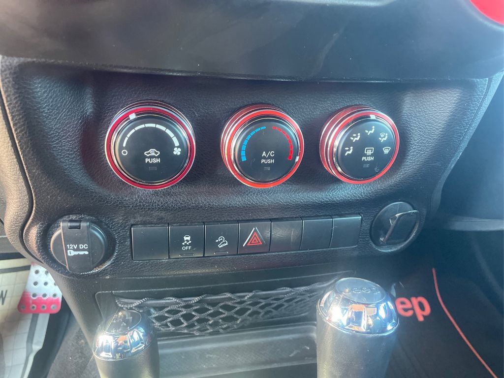 Used 2015 Jeep Wrangler Unlimited Sport w/ Max Tow Package AWD/4WD image 26