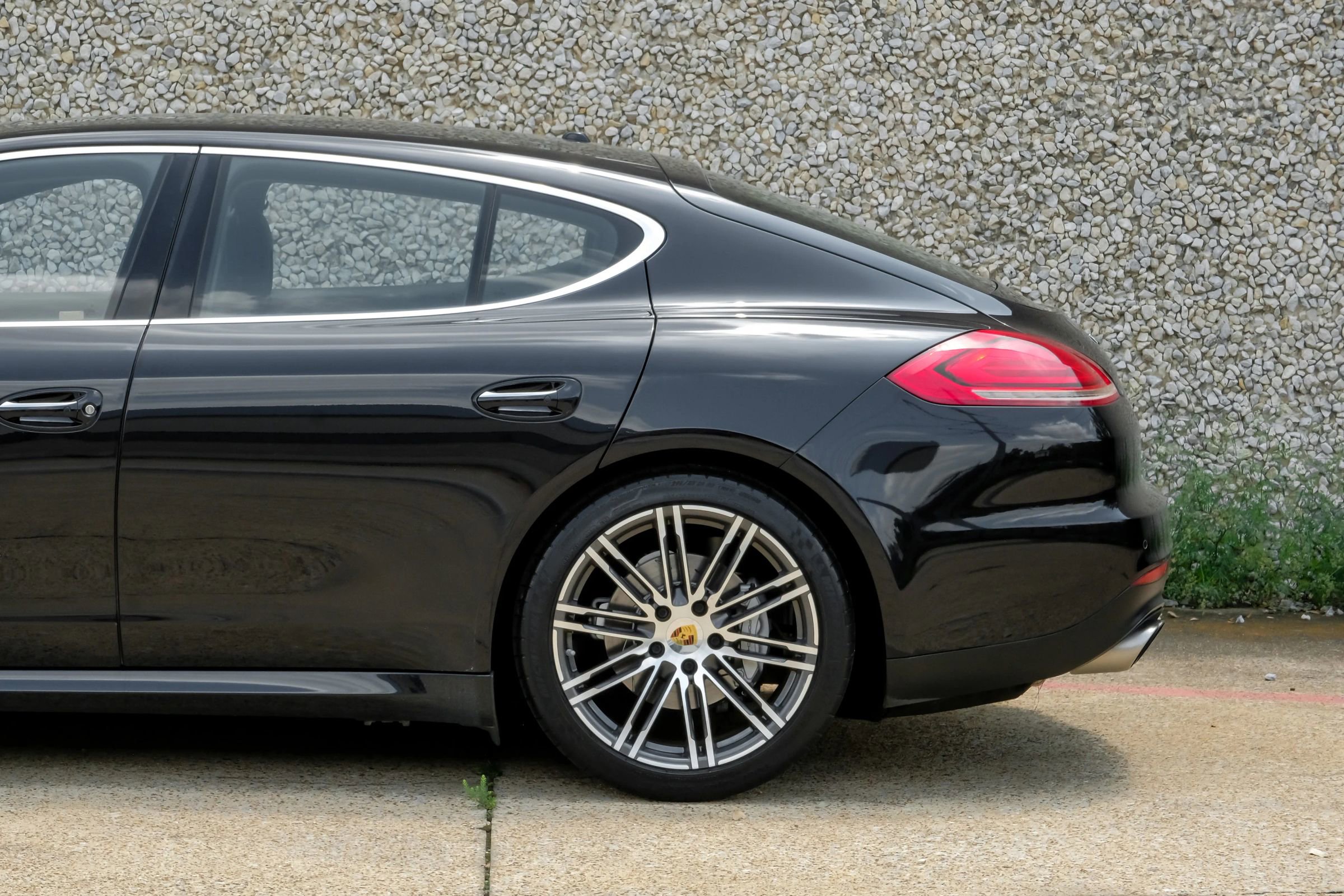 Used 2015 Porsche Panamera S RWD image 14