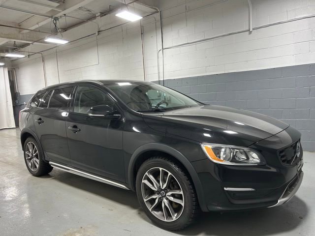 Used 2018 Volvo V60 T5 Cross Country w/ Convenience Package image 4