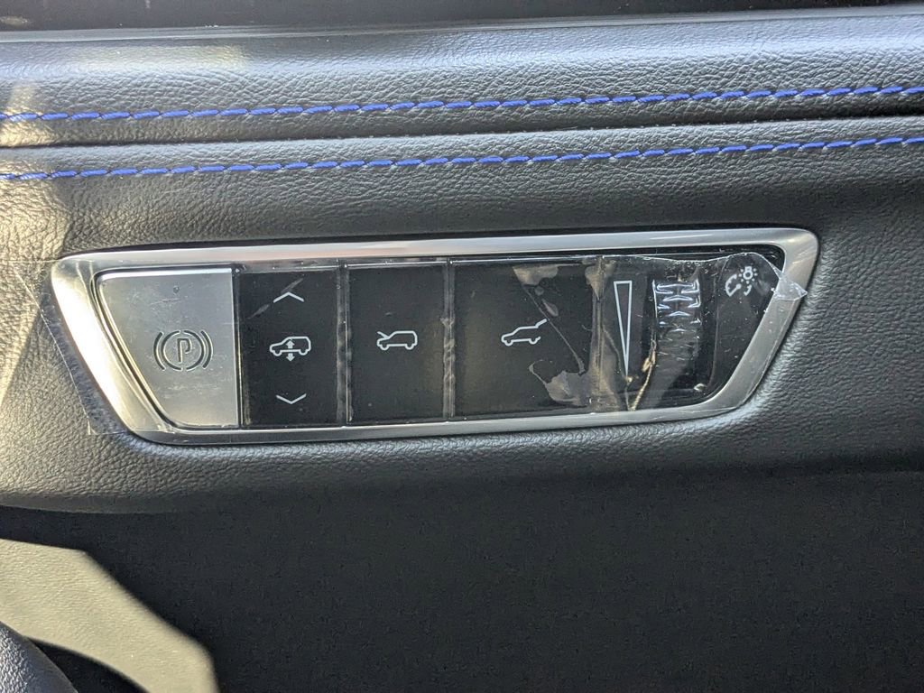 New 2025 Cadillac Escalade IQ Sport 1 w/ LPO, ONYX Package image 29