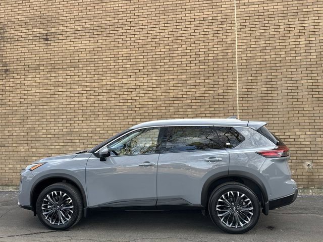 Used 2025 Nissan Rogue SL w/ Tech Package image 40