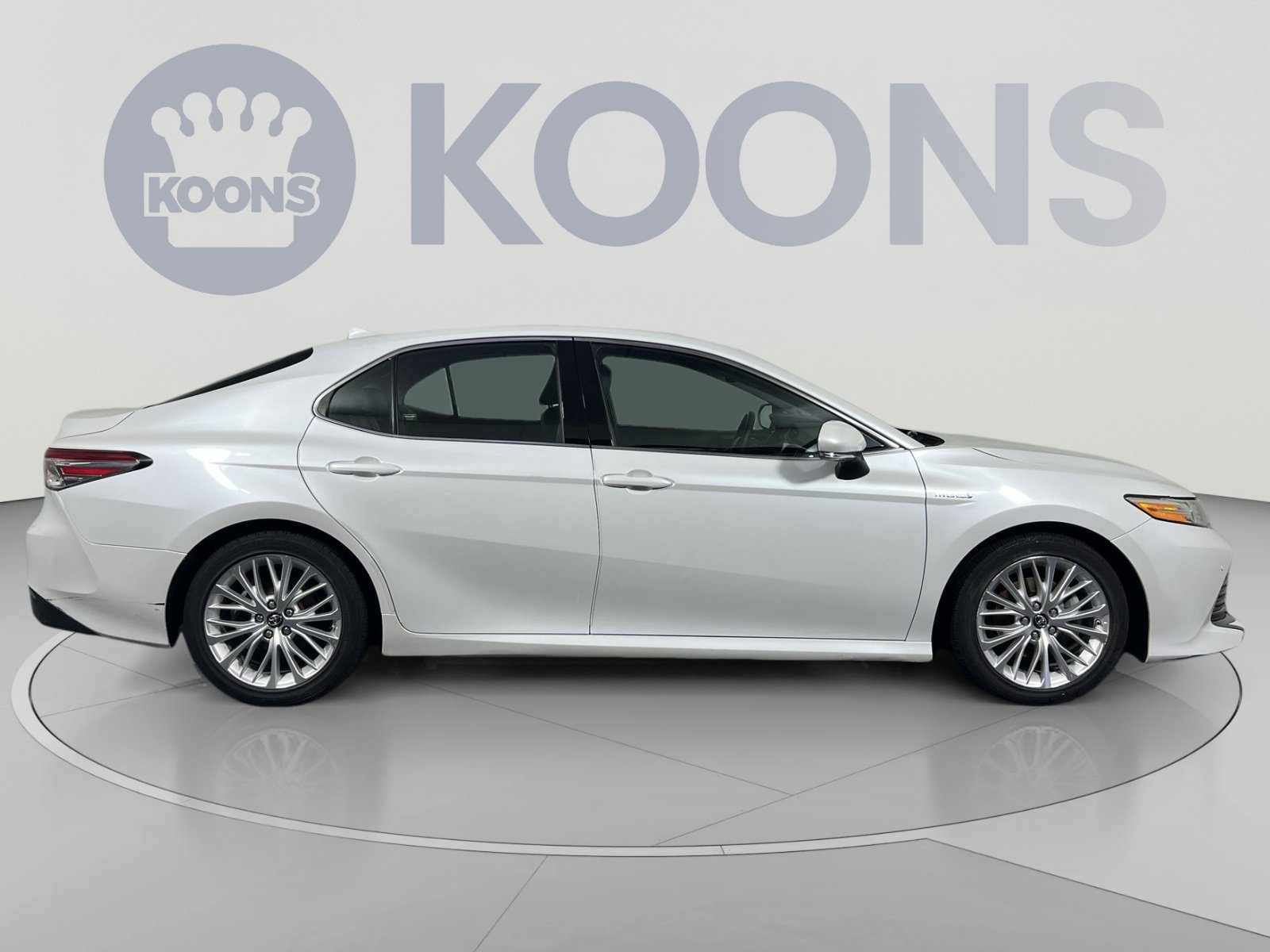 Used 2018 Toyota Camry XLE w/ Audio Package FWD image 8