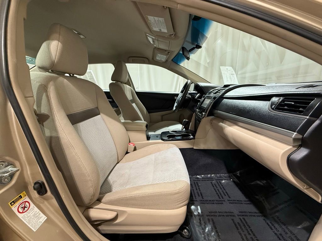Used 2012 Toyota Camry LE image 19