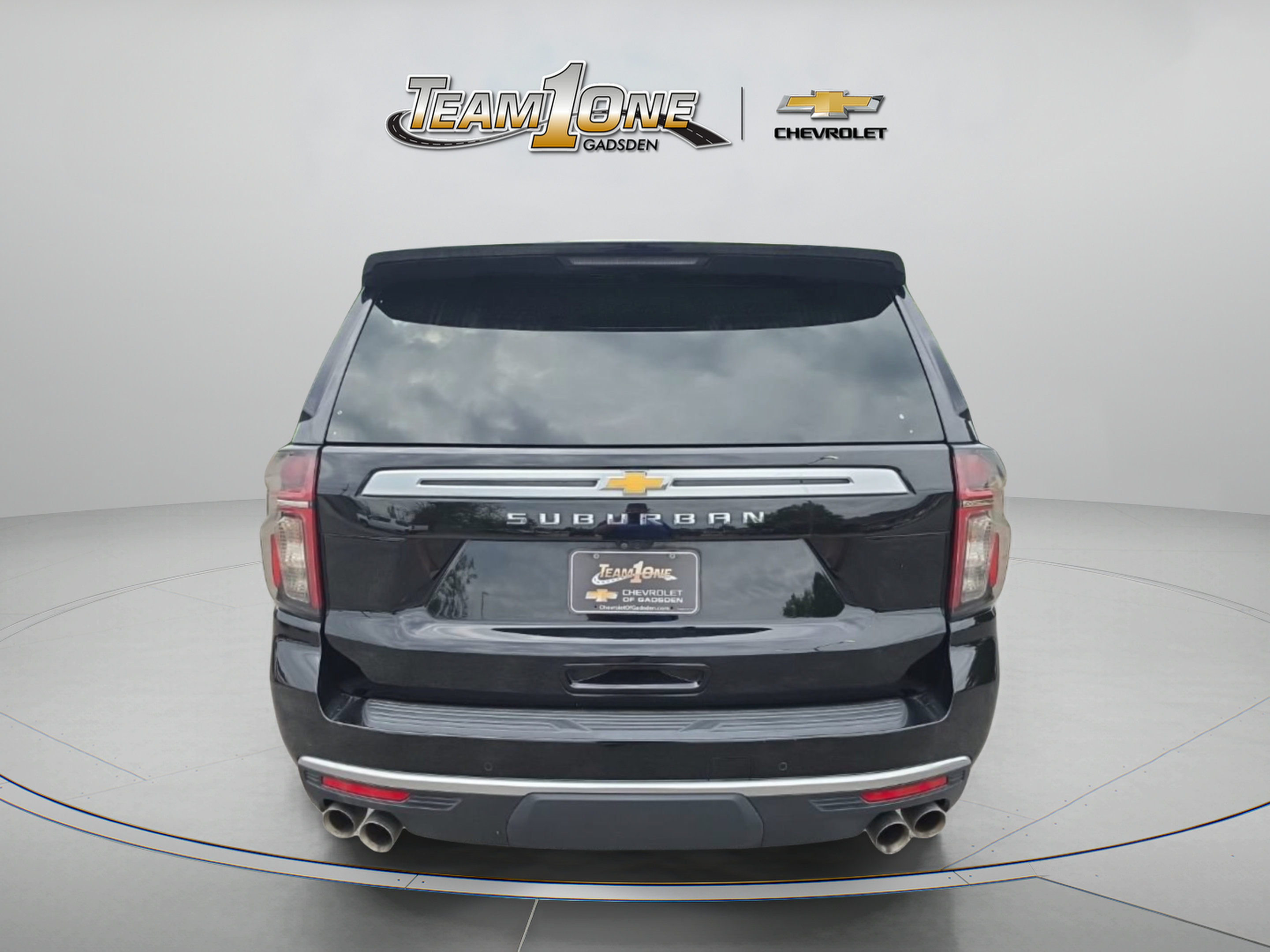 Used 2024 Chevrolet Suburban High Country RWD image 7