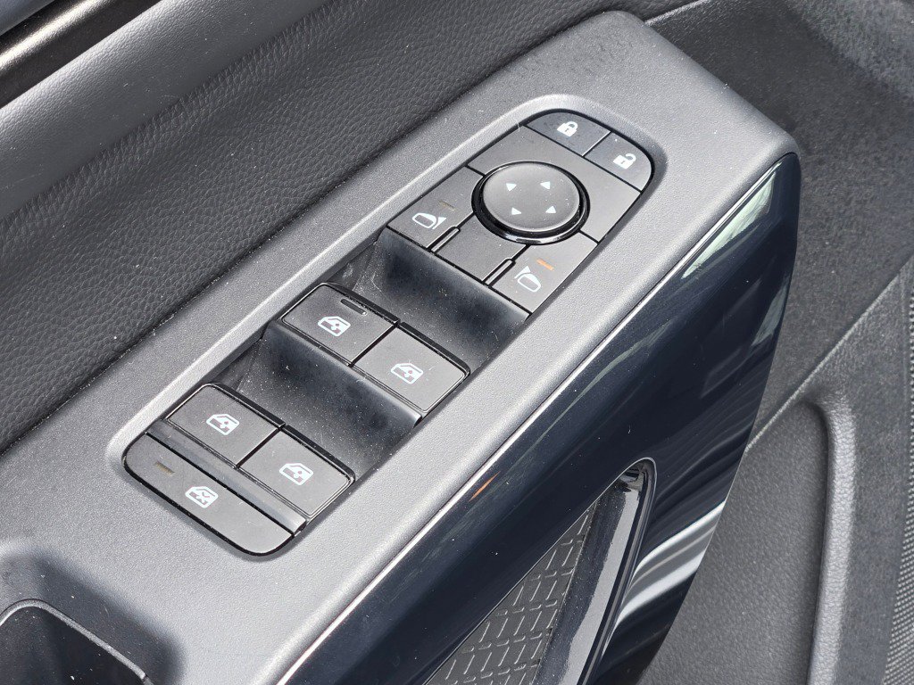 Used 2025 Nissan Pathfinder SV AWD/4WD image 23
