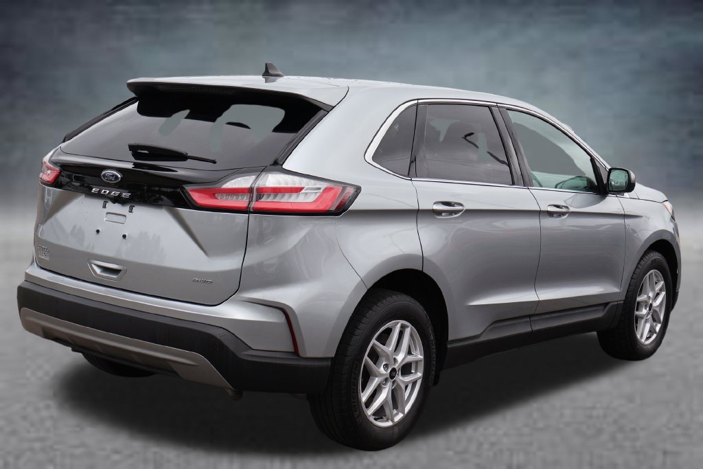 Used 2024 Ford Edge SEL w/ Convenience Package AWD/4WD image 3