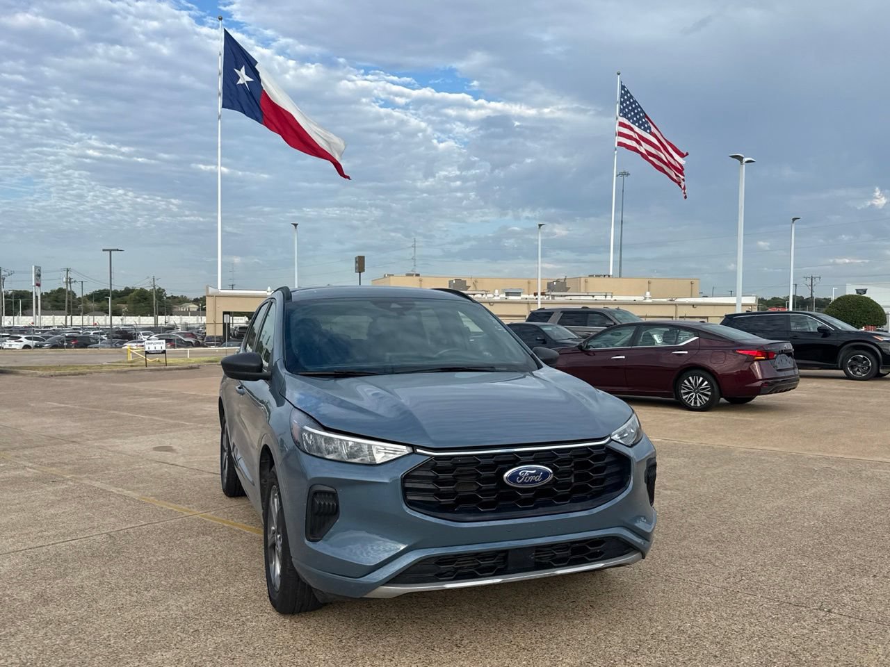 Used 2024 Ford Escape ST-Line AWD/4WD image 3