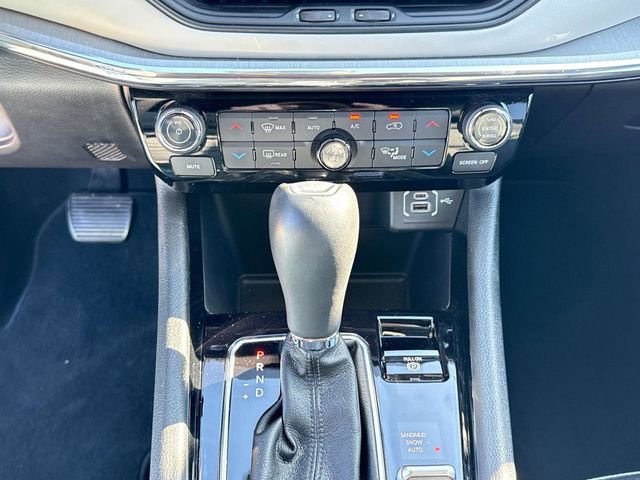 Used 2024 Jeep Compass Limited w/ Sun and Sound Group image 32