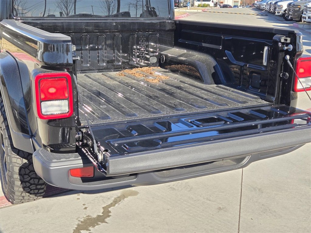 New 2025 Jeep Gladiator Sport image 5