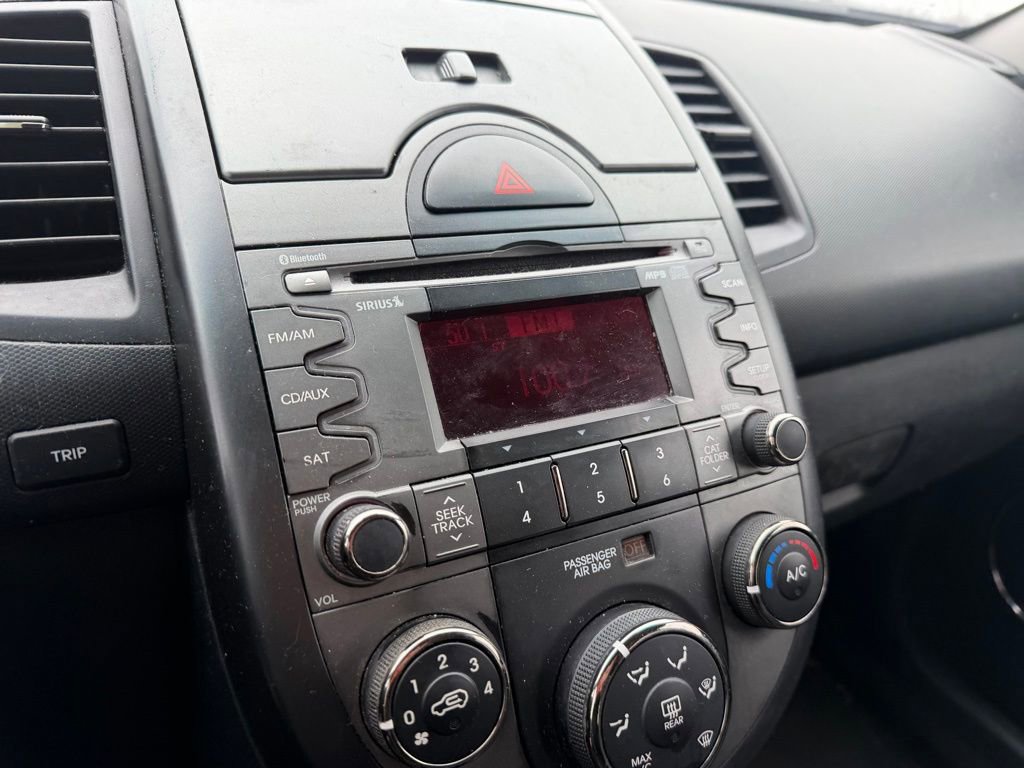 Used 2010 Kia Soul + image 14